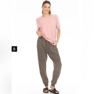 NWT Hello Nite Los Angeles Hudson Seamed Zip Pant- Small